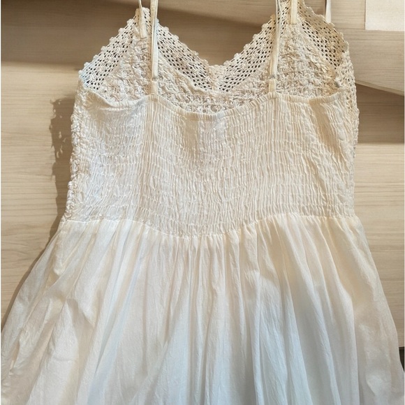 White Handkerchief Style Dress - Picture 7 of 8